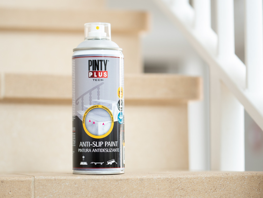 ANTISLIP PntyPlus antyposlizg w sprayu na schodach